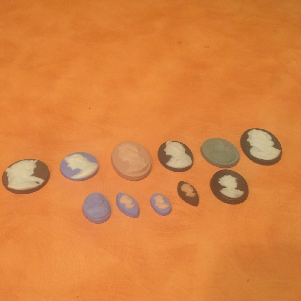 ‼️ 2 for $20 Vintage lot of bisque cameo heads